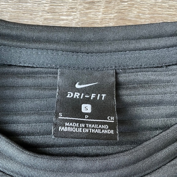 Nike Dri-Fit Ribbed Pullover in Black Size Small - Picture 2 of 4